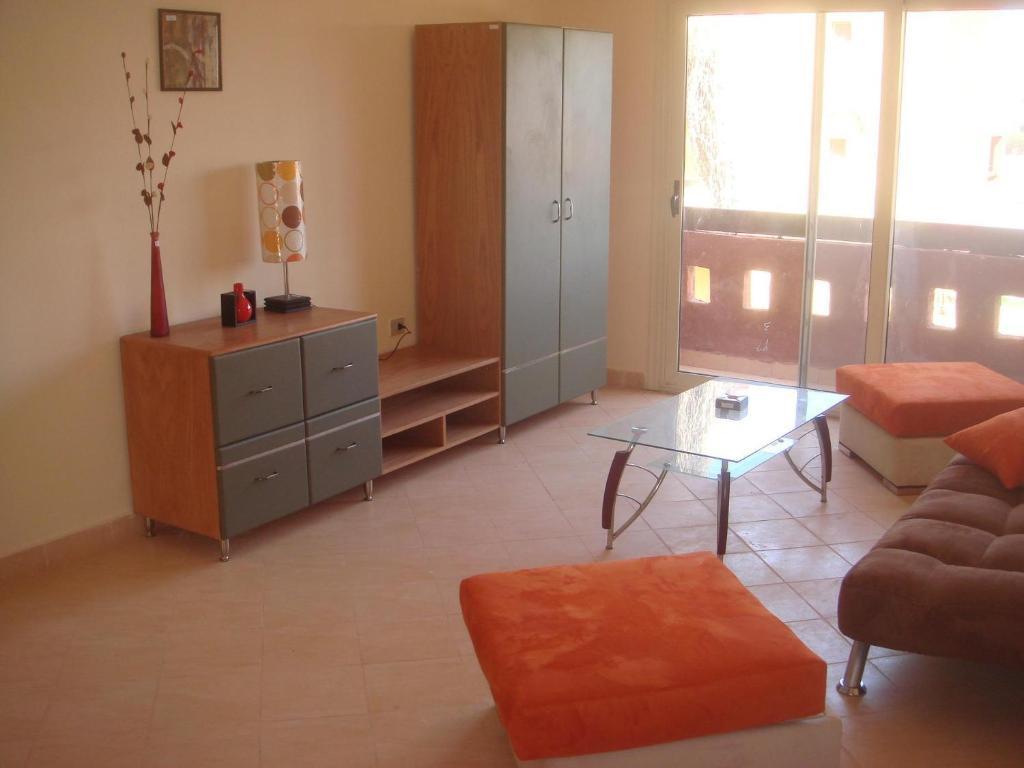 Aparthotel Kamareia & Compound 3*