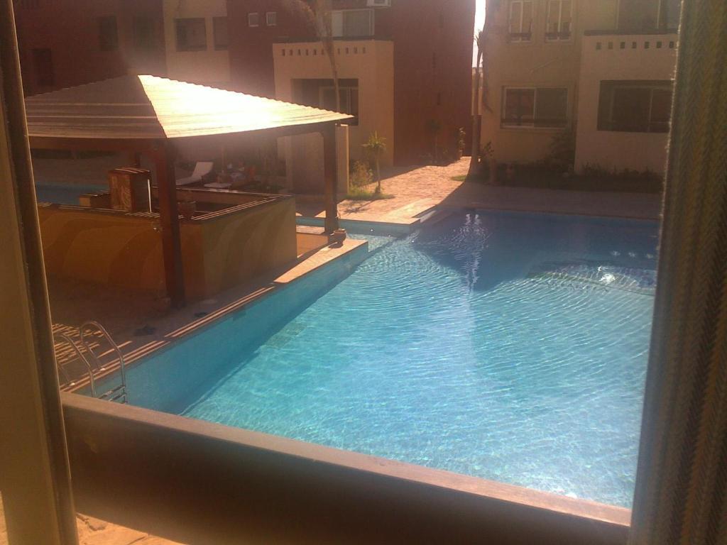 Kamareia & Compound 3*