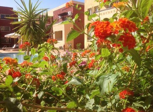 Kamareia & Compound 3* Hurghada